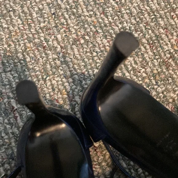 Stuart Weitzman heels - Picture 7 of 8